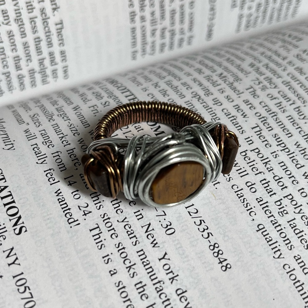 Handmade Amber Stone Wired Goth Ring Unisex n. 9
